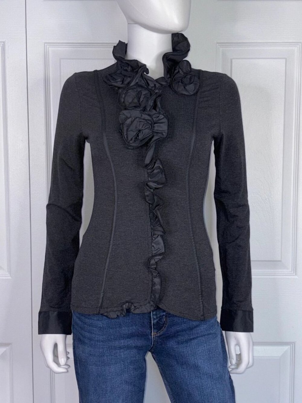 SISTE'S women's full-zip sweater small